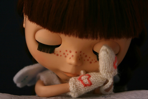 Heart mitten